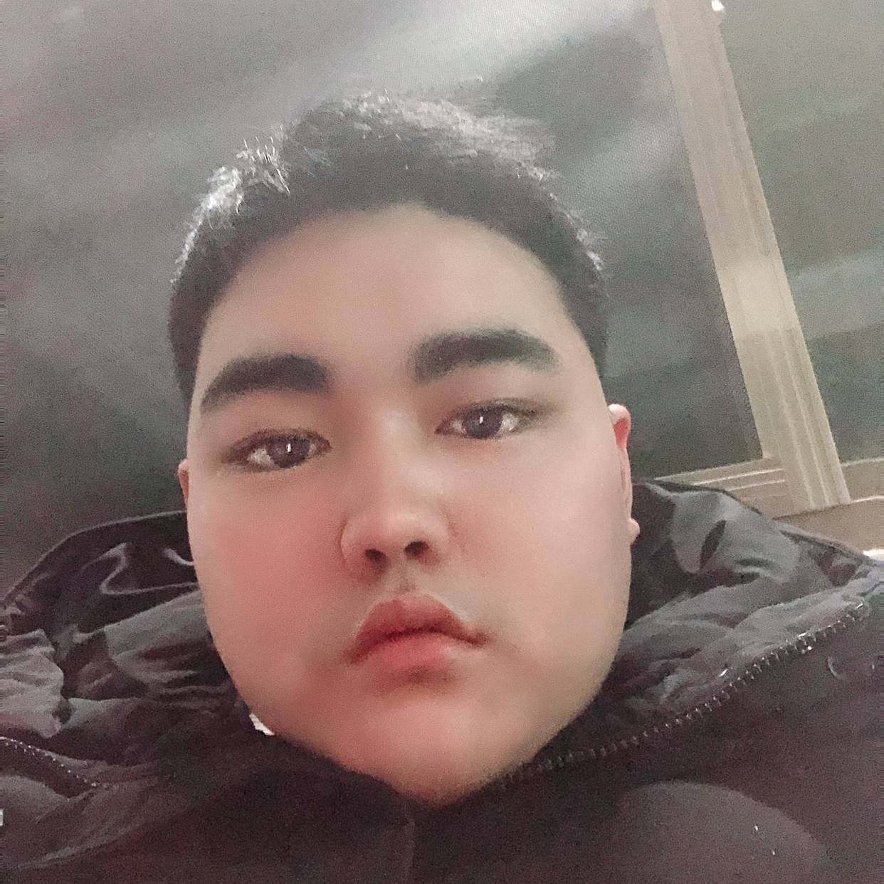 无语挽手纸鹤的照片