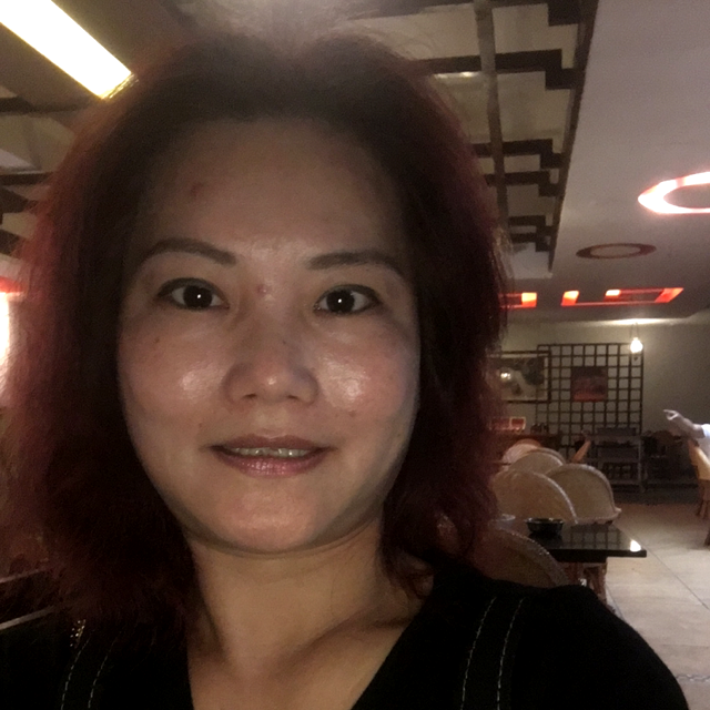 睫毛邂逅风中的照片