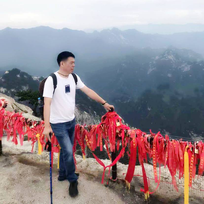 冬耀闻坚定的照片