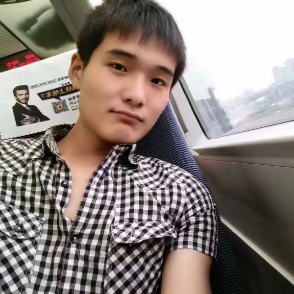真淳浅吻棒球的照片