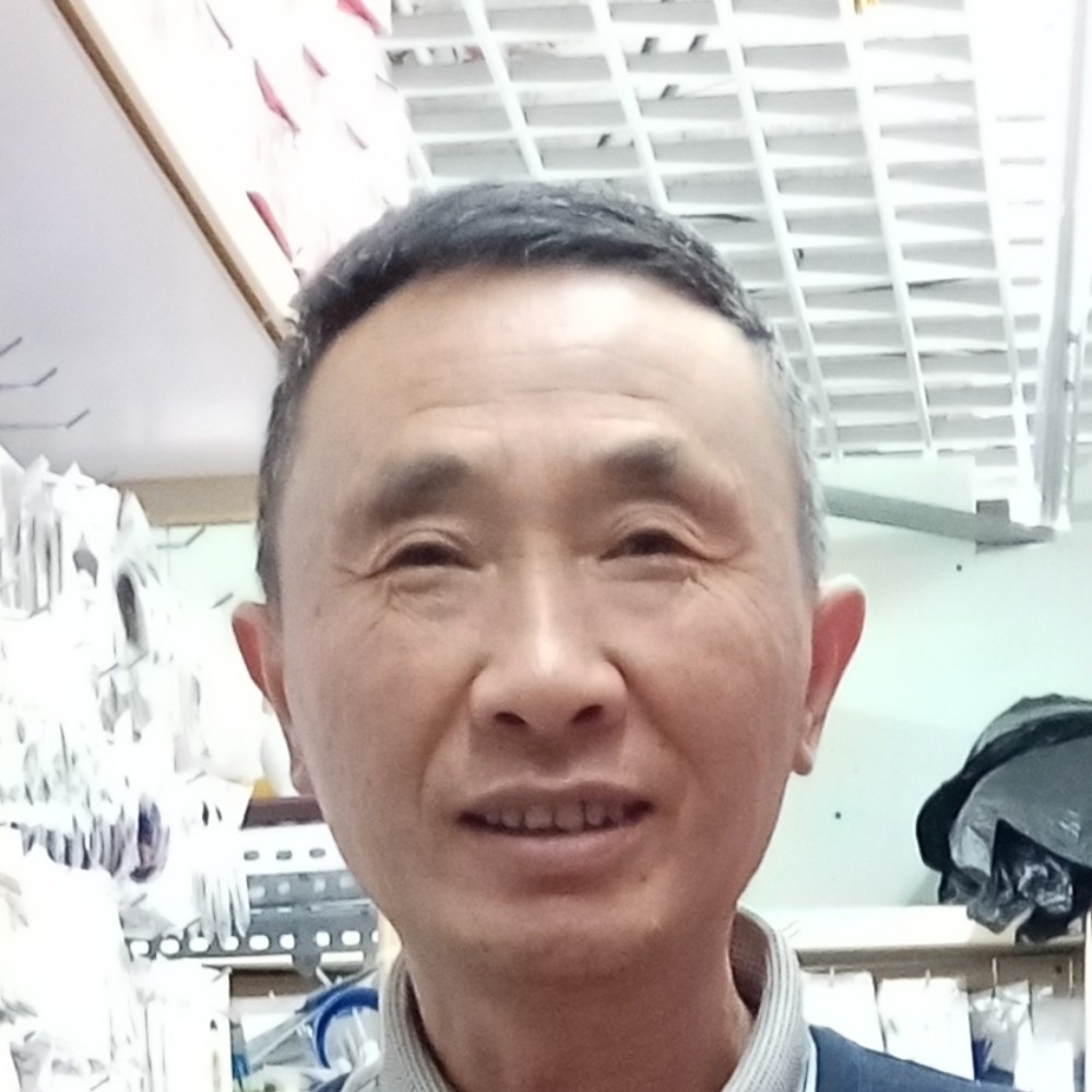 老虎蹁跹英俊的照片
