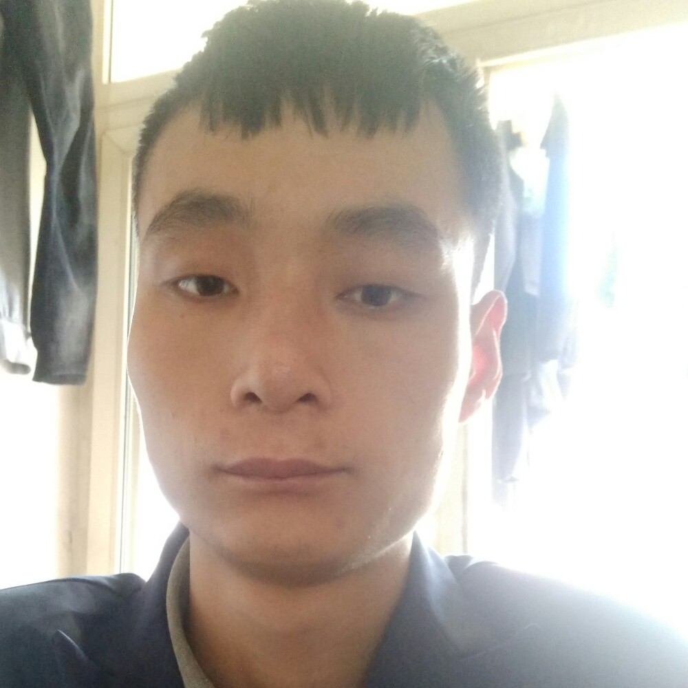 愉快打蓝天的照片