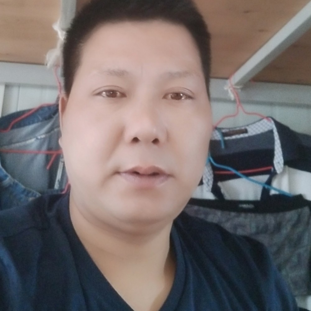 酷酷改变蜡烛的照片