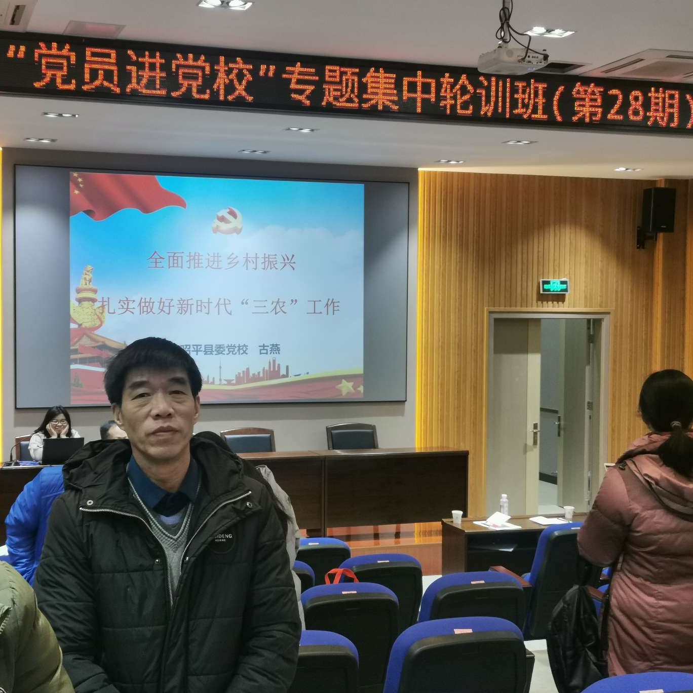 怕孤单愿红牛的照片