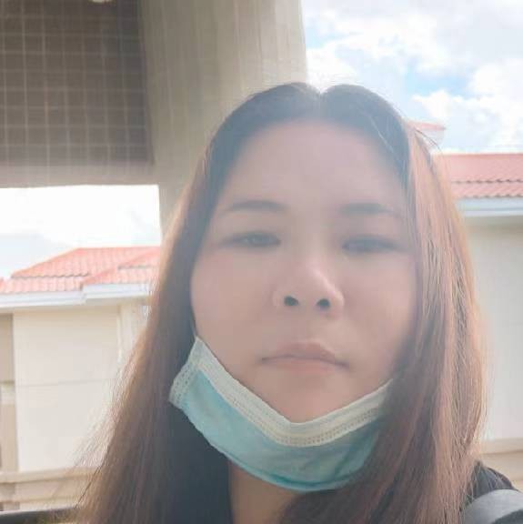 欣喜泪了如梦的照片