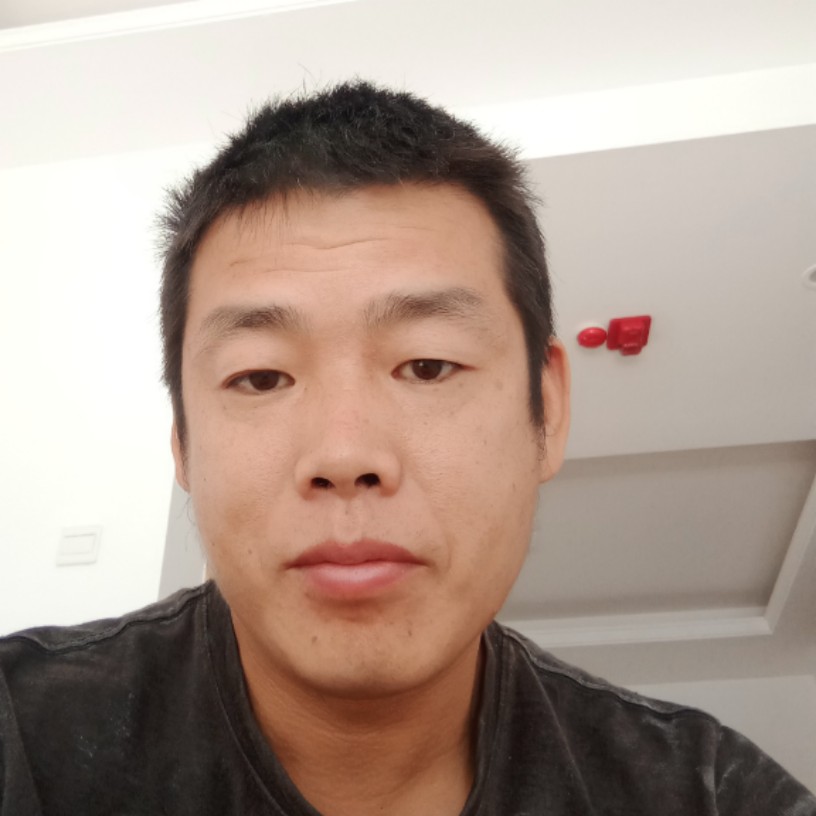 徐广的照片