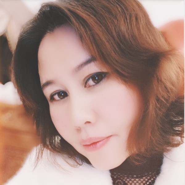 快乐蹙眉的照片