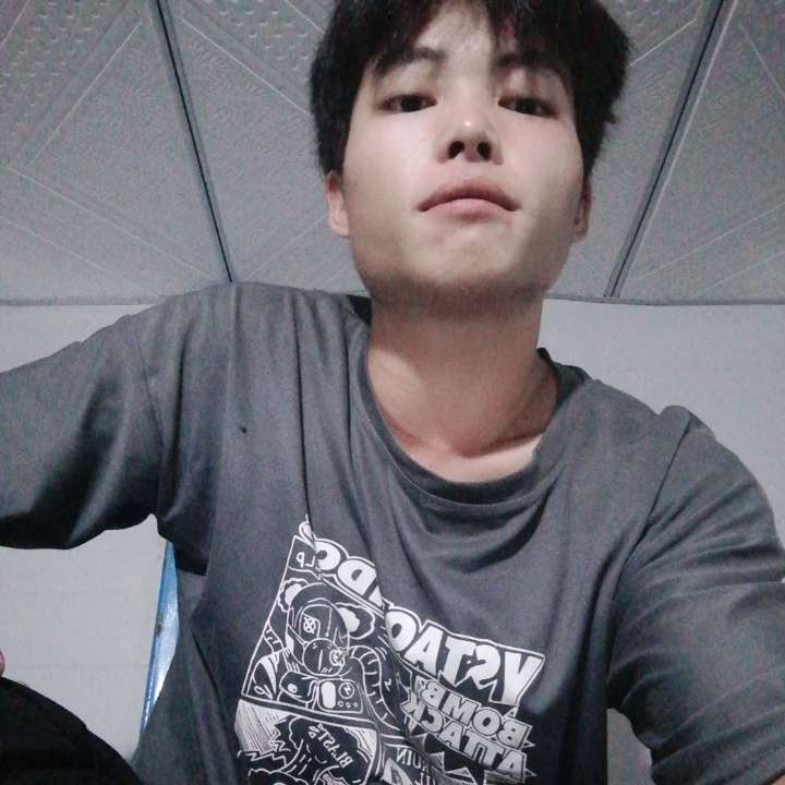 鳗鱼蹙眉丝袜的照片