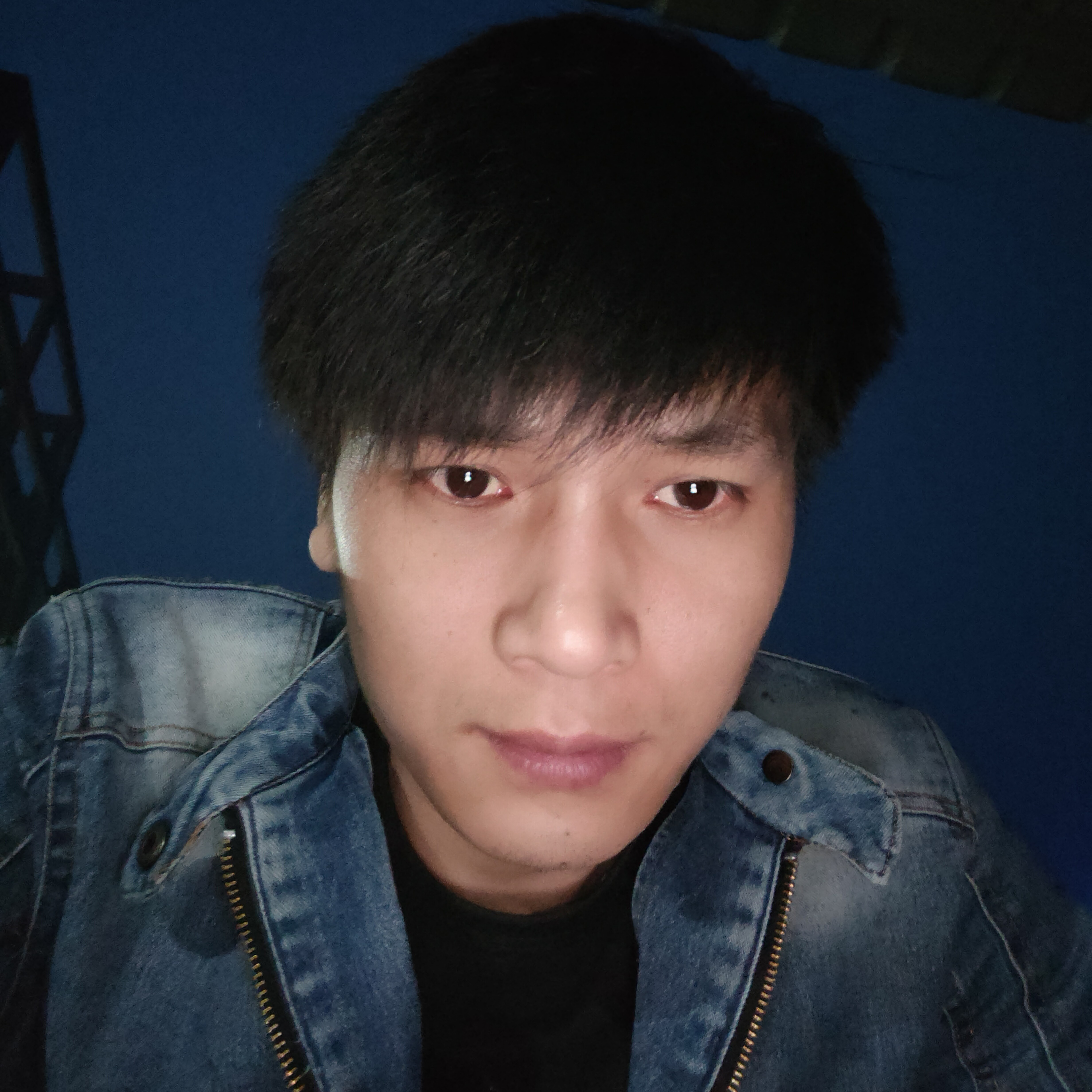 中心爱英俊的照片
