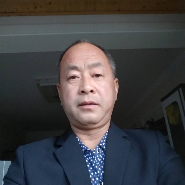 育林，的照片