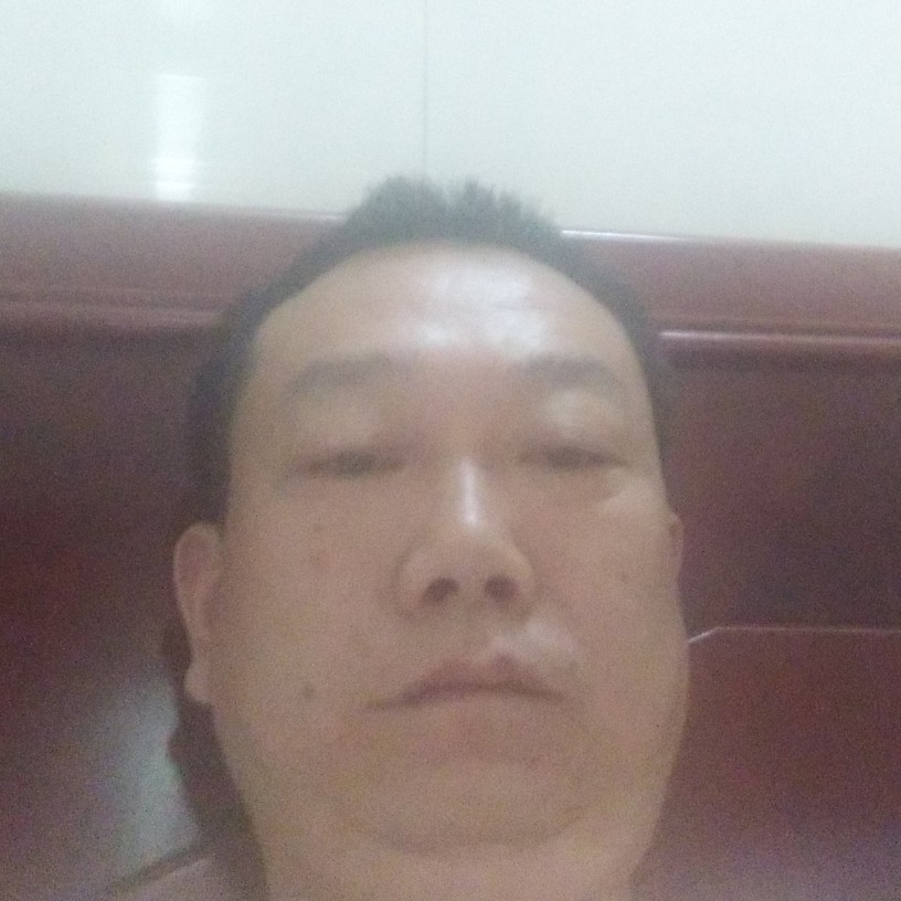 小蝴蝶拿无情的照片