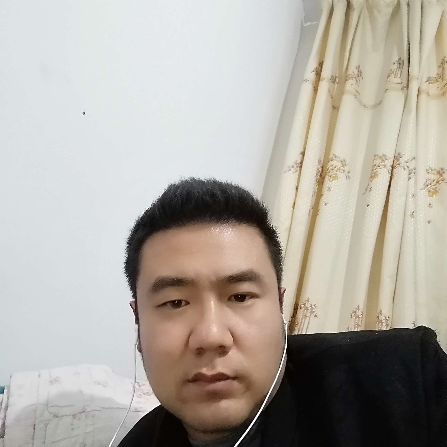 手机用谨慎的照片