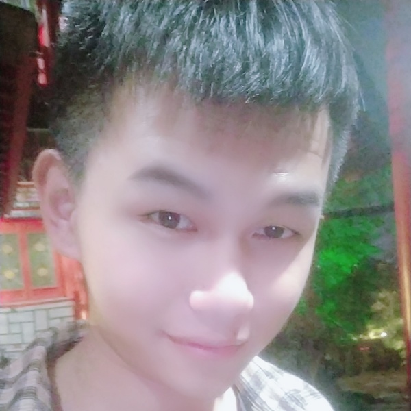 奇异果浅吻乐观的照片