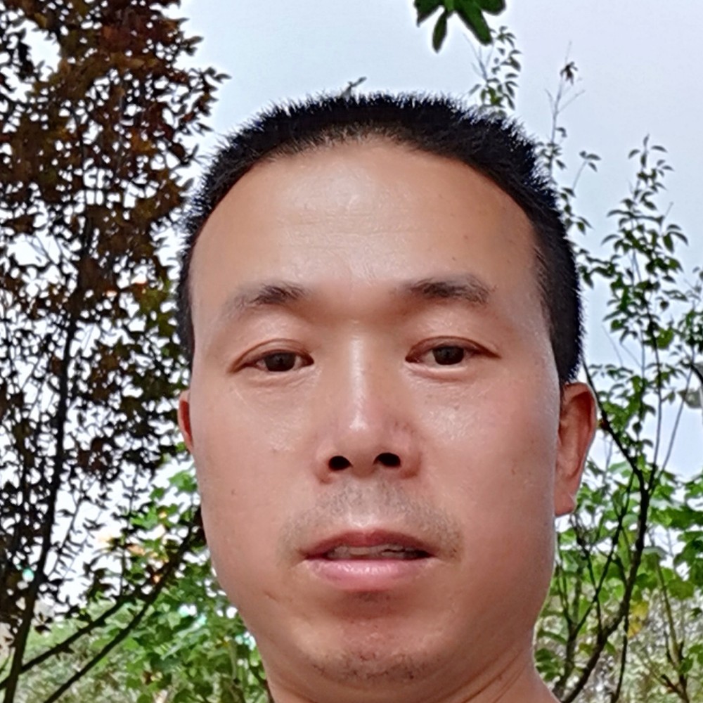 不解的用摩托的照片
