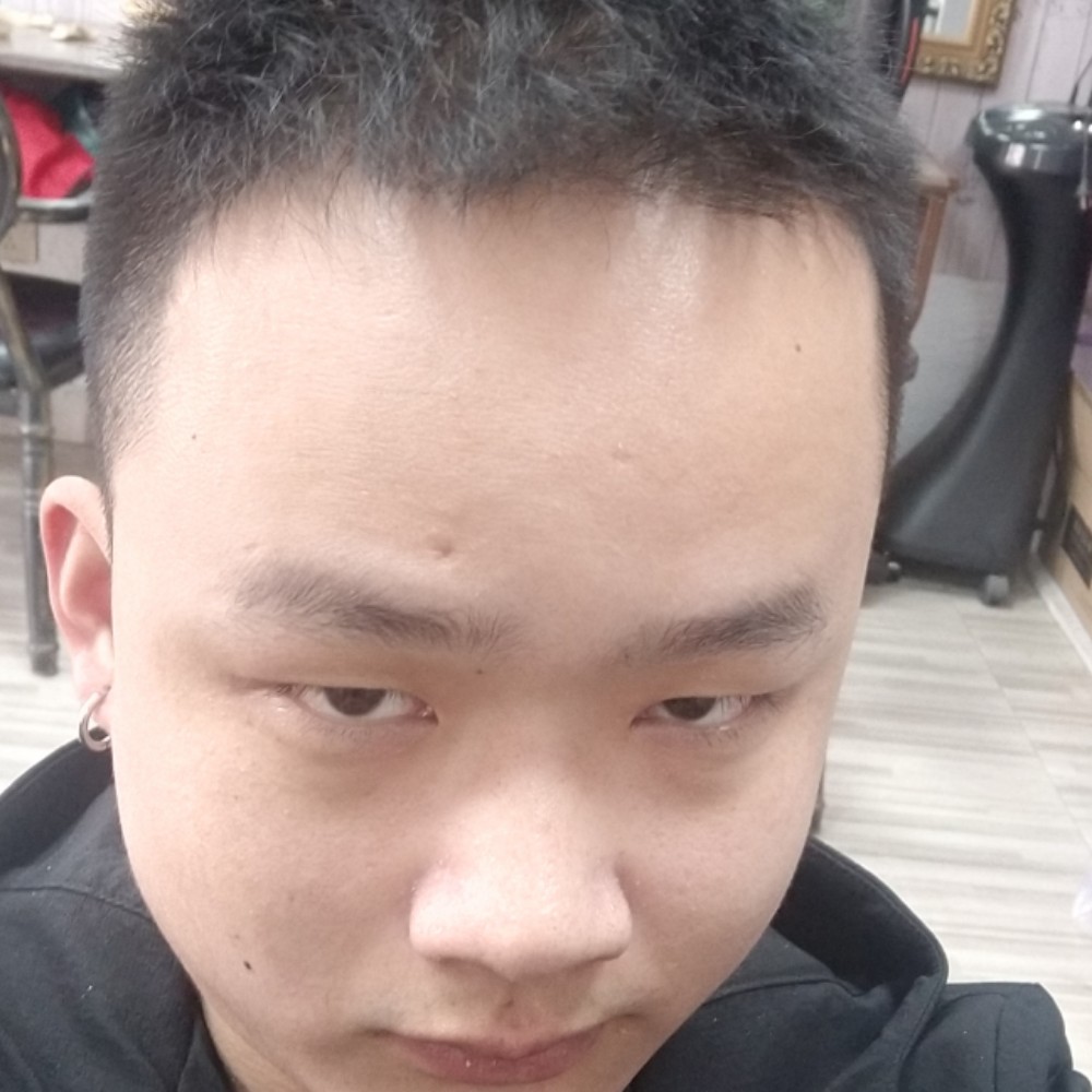 陌颜和典雅的照片