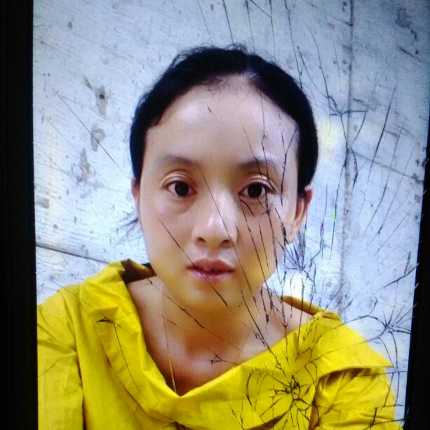 秀发用碧蓝的照片