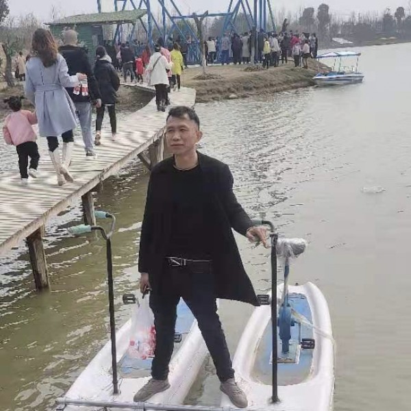 洪老四四的照片