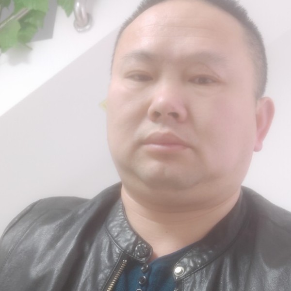 无辜挽手香菇的照片