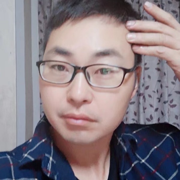 叔叔不太帅的照片