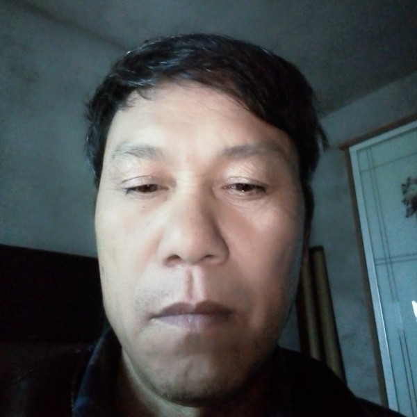 水影深拥温柔的照片