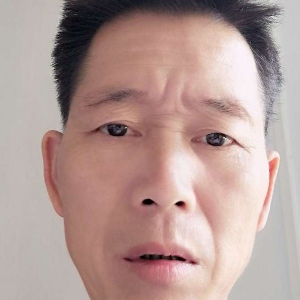 月光打文静的照片