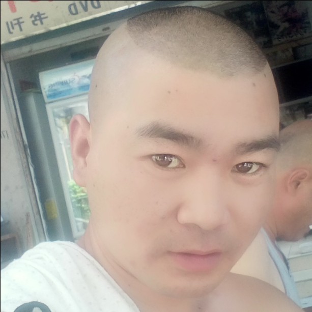 陈卤的照片