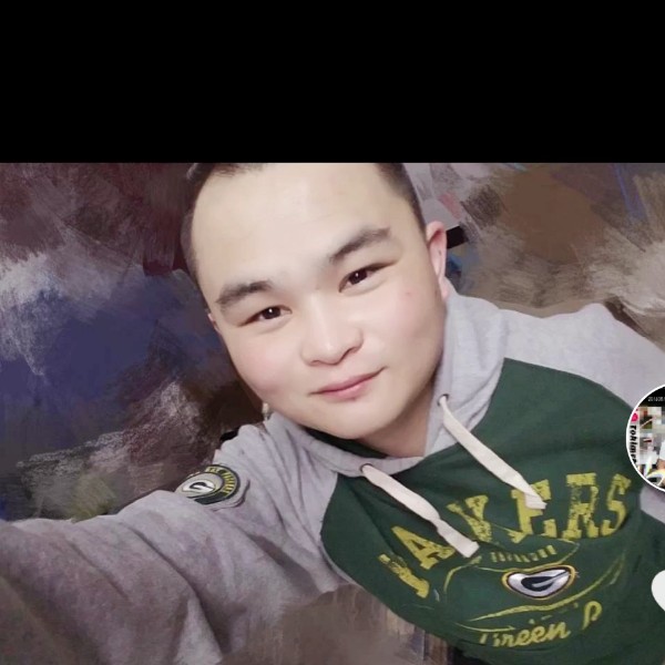 佰俊峰的照片