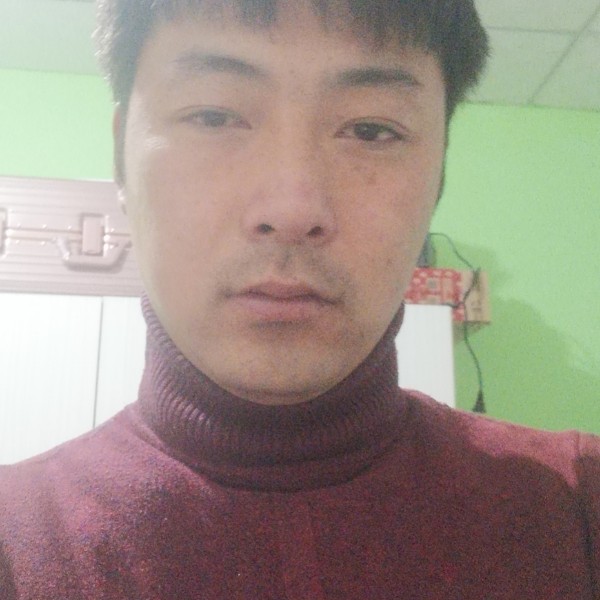 沉默等待啤酒的照片
