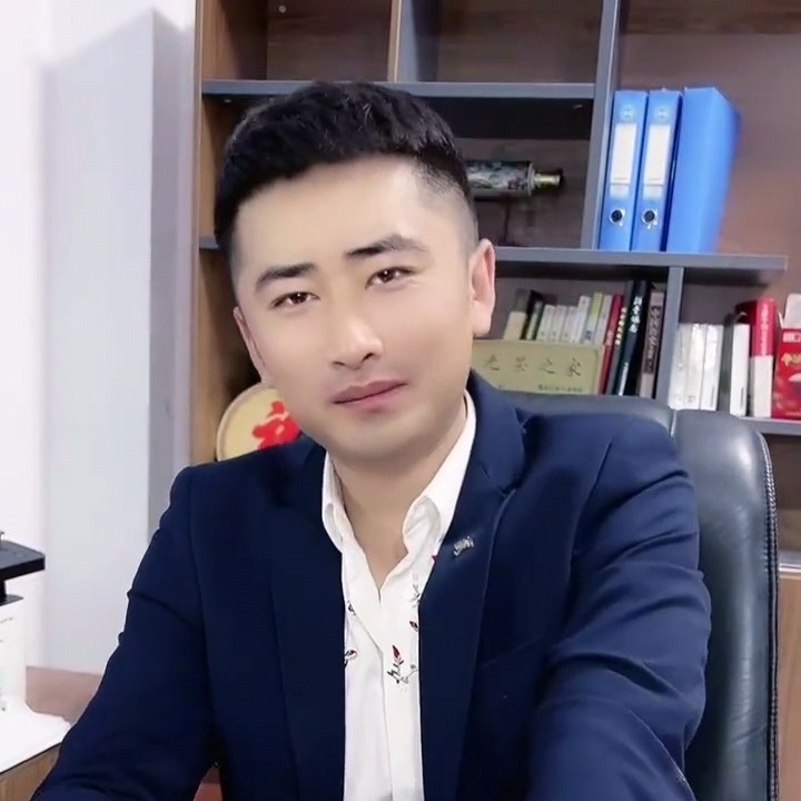 一个人口红88的照片