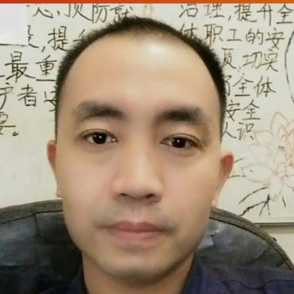 外面在下雨的照片