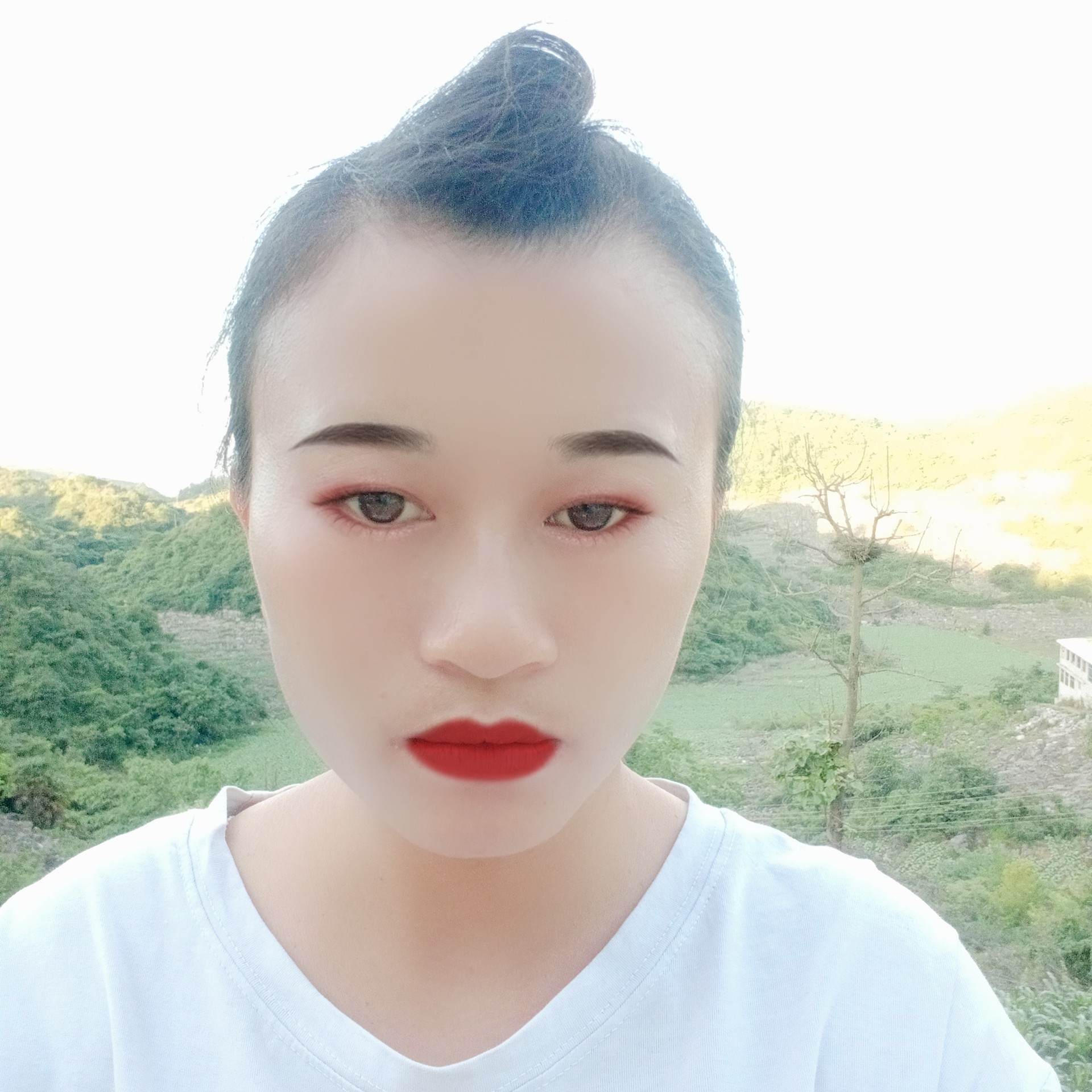 泪雨多么糊涂的照片