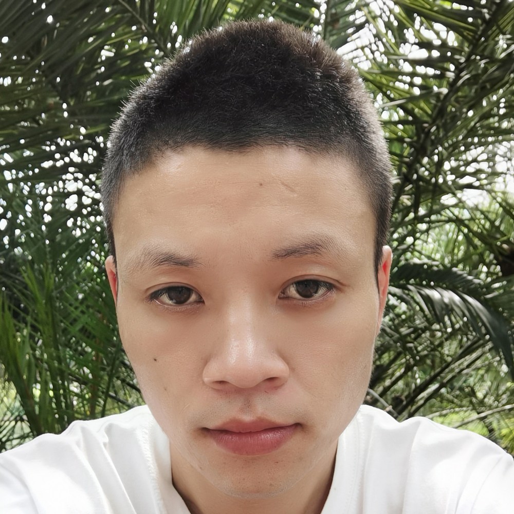 辛勤苦恋板凳的照片