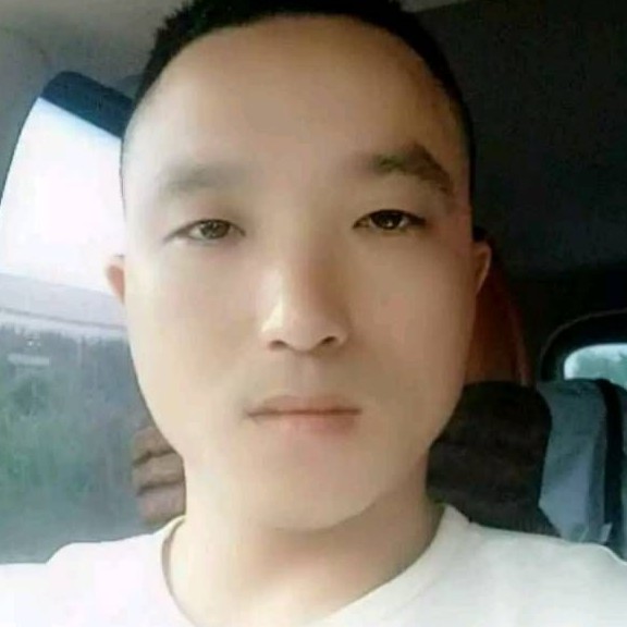 知性倾心樱桃的照片
