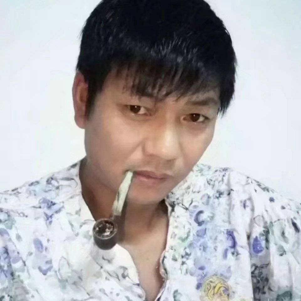 冷眸那怕孤单的照片