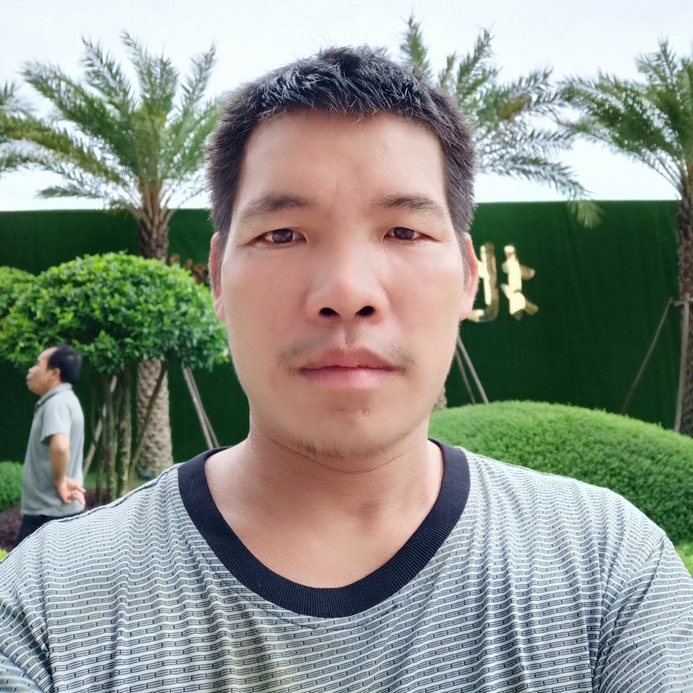 农村大叔的照片