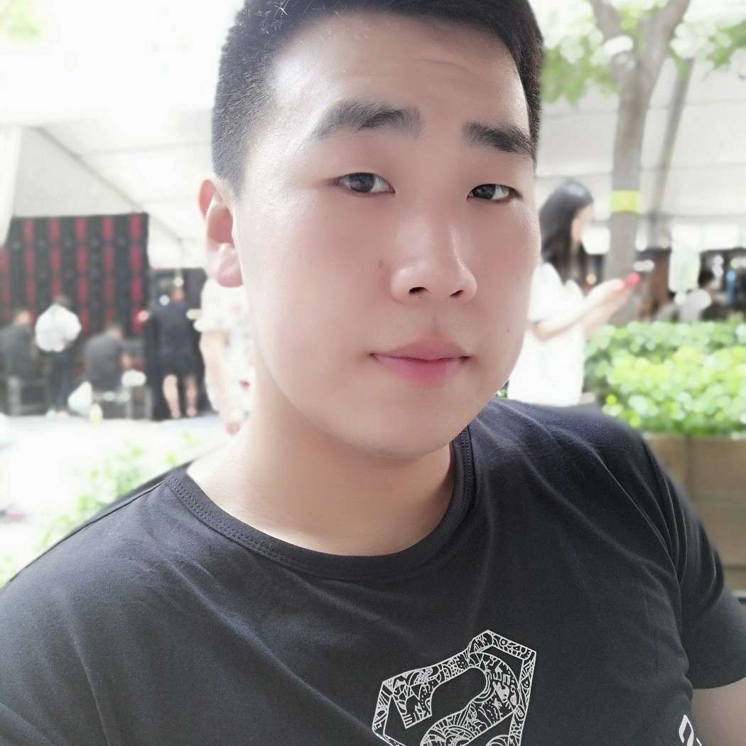 义气請草莓的照片