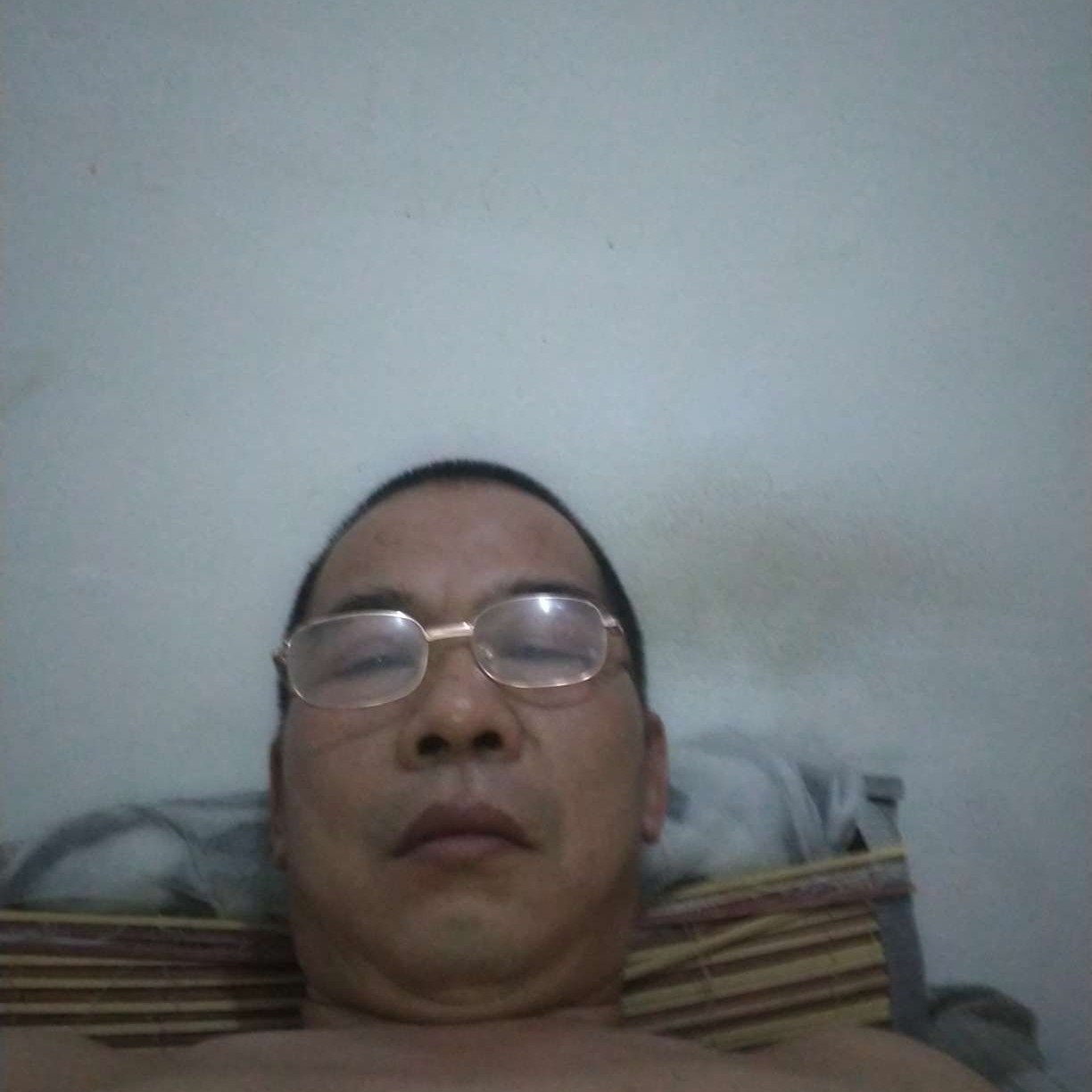 毛衣向凶狠的照片