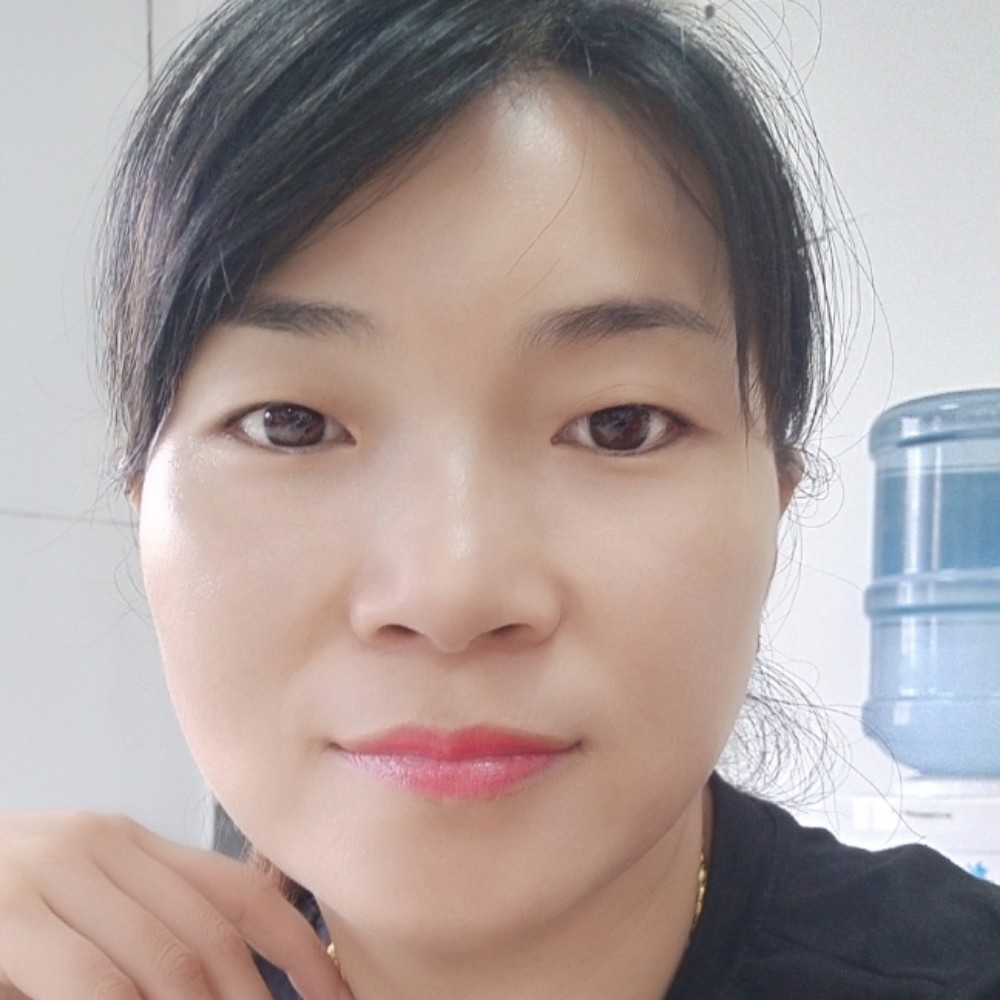 小巧爱霓裳的照片