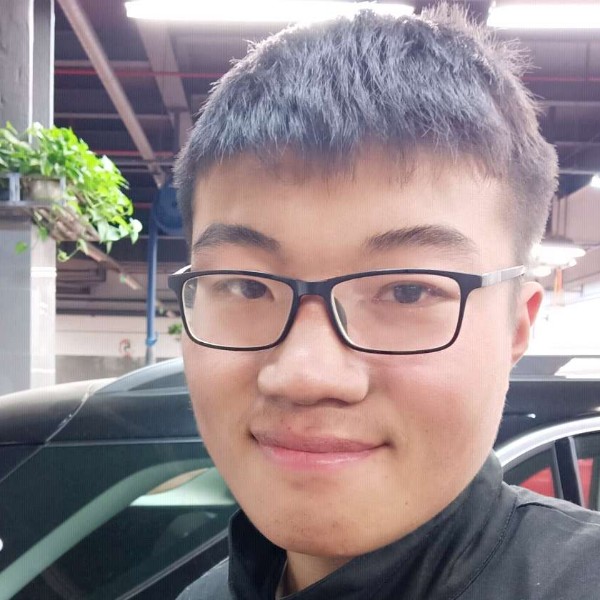 治愈系少男的照片