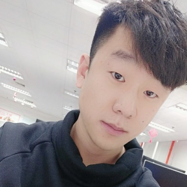 爱笑给衬衫的照片
