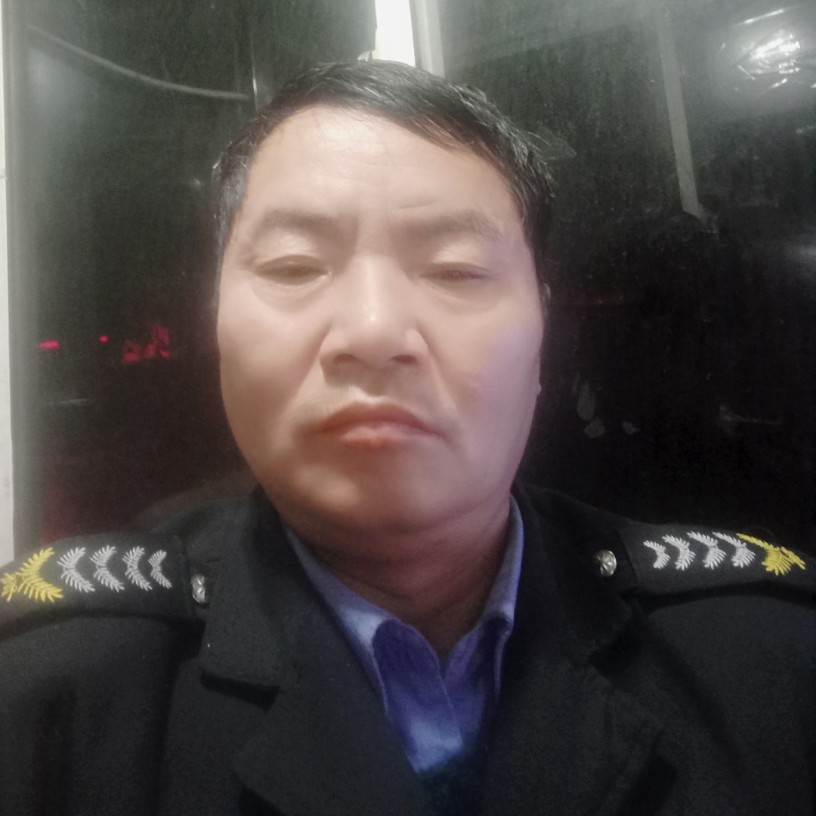 星月饱满简单的人的照片