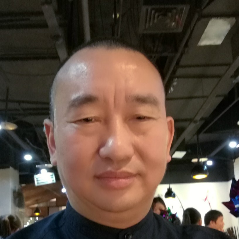 枫叶打仁爱的照片