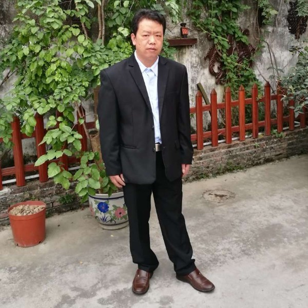 落寞凝眸醉月的照片