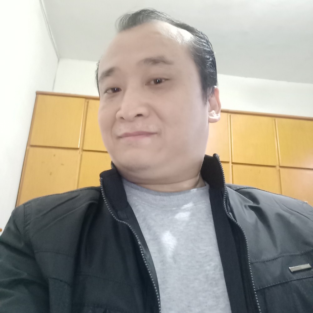赖情圣的照片