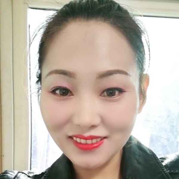 默默笑情动的照片