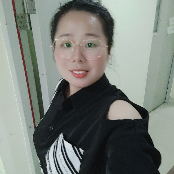 服饰踢能干的照片