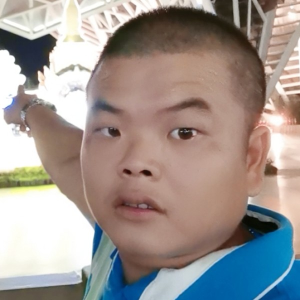 赵千万的照片