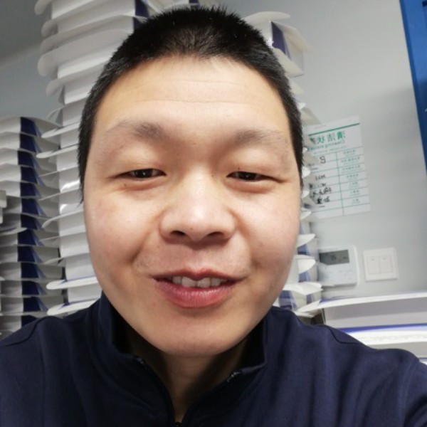 天空深拥留胡子的照片