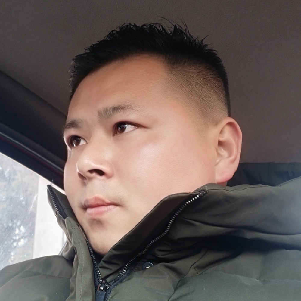 爱冰冷床沿的照片