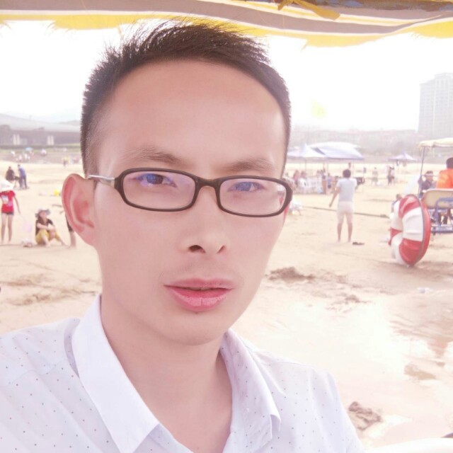 冷艳就红尘的照片
